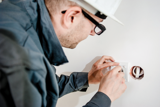 How Can You Detect Faulty Electrical Wiring In A Rental Property?