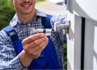 Should I Change Locks After Tenant Moves Out? Changing locks and getting tenants to return keys after they are out of the property is a problem often faced by landlords